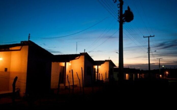 O Governo Federal atualizou o Programa Luz para Todos para priorizar mulheres do CadÚnico e ampliar a infraestrutura de energia elétrica na Amazônia Legal.