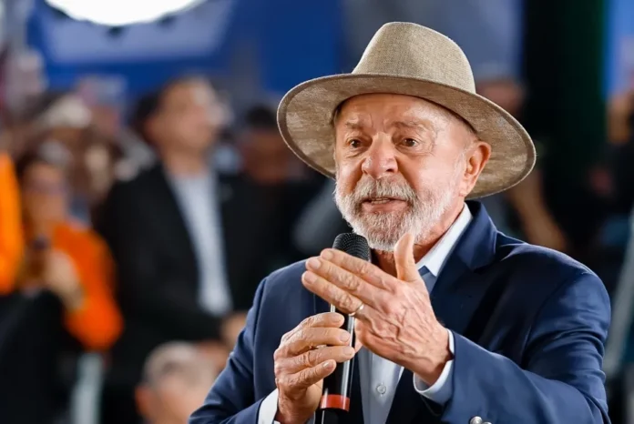 Lula anuncia mais de R$ 7 bilhões em investimentos no Amazonas com foco em energia, BR-319, logística e petróleo.