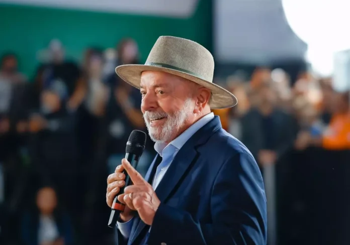 Lula visita Manaus para entregar moradias do Minha Casa, Minha Vida e anunciar investimentos no setor naval do Amazonas.