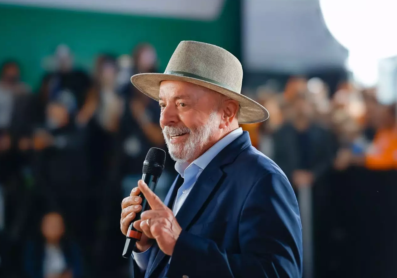 Lula visita Manaus para entregar moradias do Minha Casa, Minha Vida e anunciar investimentos no setor naval do Amazonas.