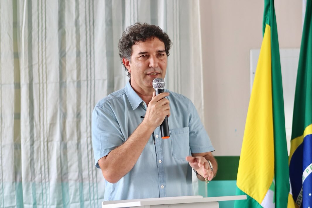 O TCE-AM admitiu representação contra o prefeito Mário Abrahim por falta de transparência nas folhas de pagamento e descumprimento do piso do magistério.
