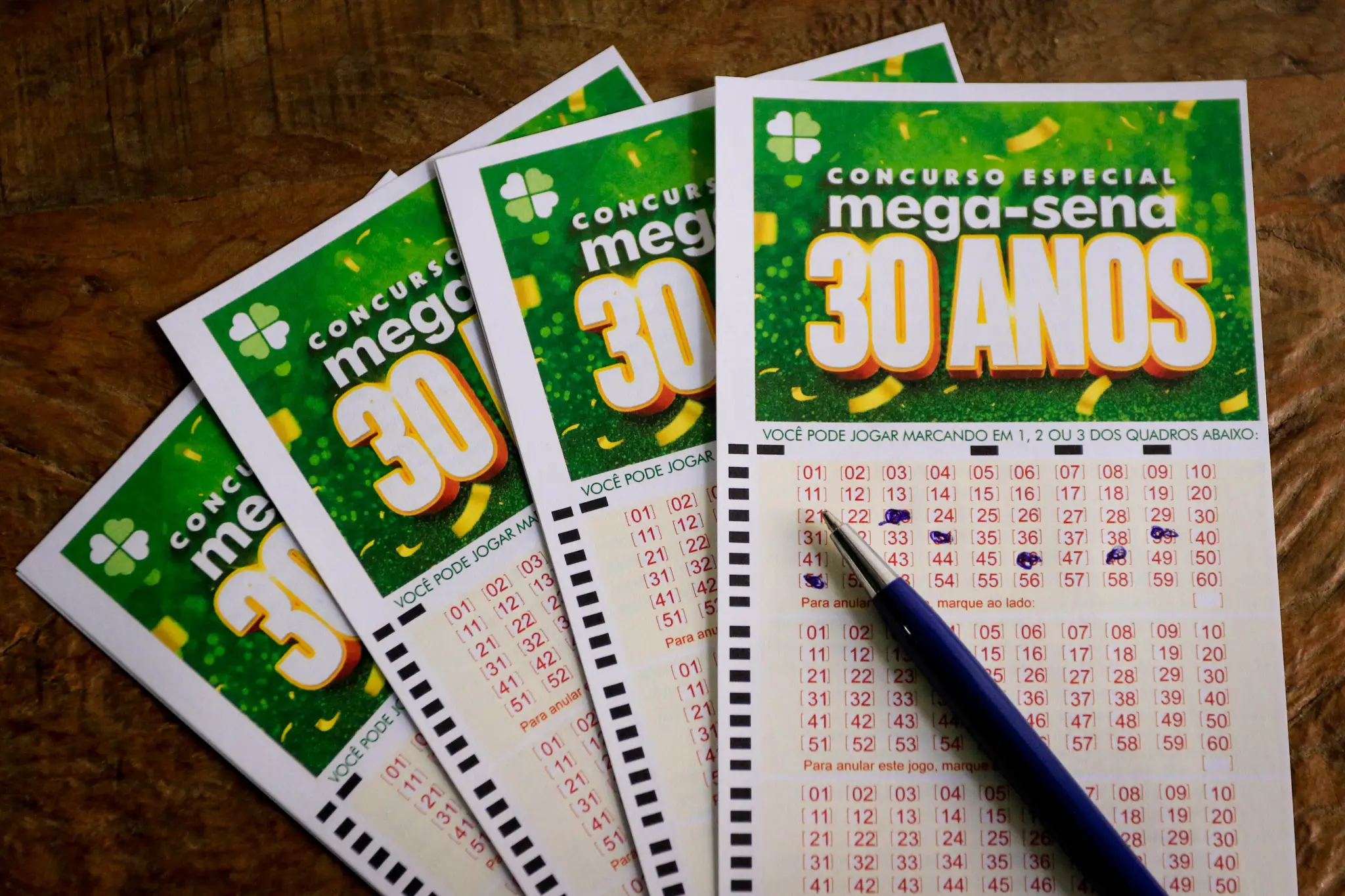 Mega-Sena 30 anos sorteia prêmio estimado em R$ 330 milhões neste domingo. Concurso especial da Caixa terá prêmio que não acumula.