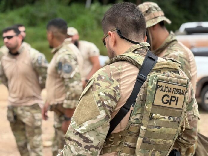 Operação Calha Norte da Polícia Federal combate garimpo ilegal na Amazônia.