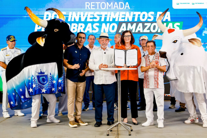 Petrobras anuncia R$ 5,2 milhões para o Festival de Parintins 2026 durante agenda do presidente Lula em Manaus.