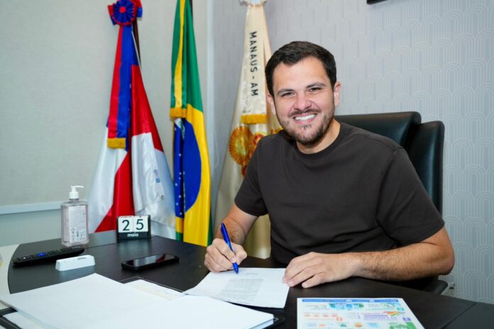 Semsa nomeia 48 médicos aprovados em concurso para ampliar atendimento nas UBSs e USFs de Manaus.