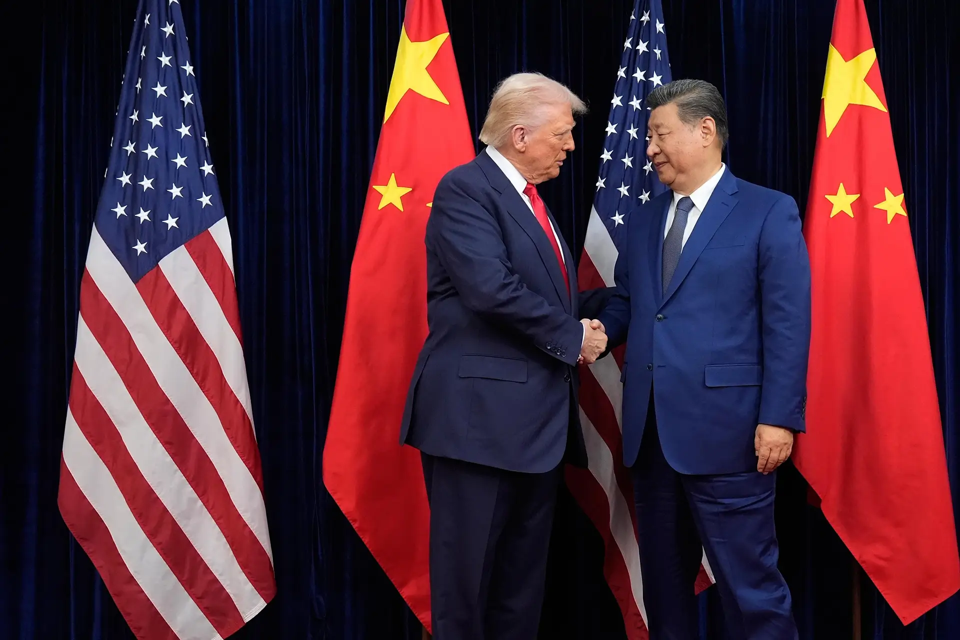 Xi Jinping afirma que a relação entre China e EUA é a mais importante do mundo e defende parceria com Trump para garantir a prosperidade global.