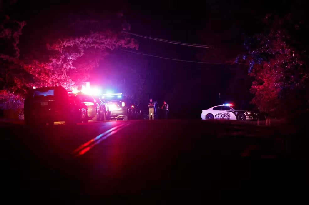 Um ataque a tiros em Oklahoma durante festa no Lago Arcadia deixou 12 jovens feridos.
