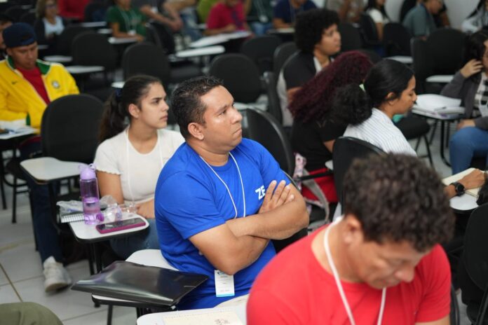 Participe do curso gratuito de Inteligência Artificial na Prática da Prefeitura de Manaus. 50 vagas disponíveis para profissionais e estudantes.