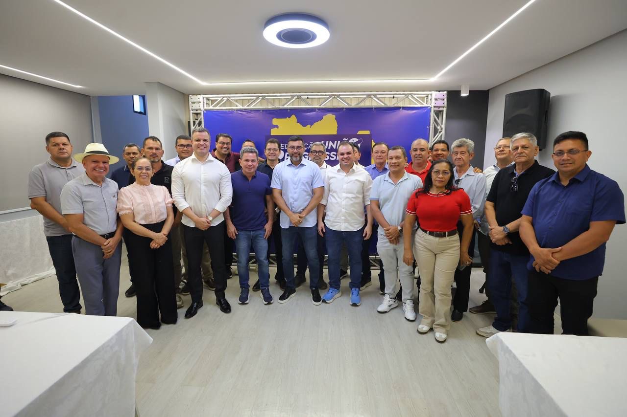 Wilson Lima assume a Federação União Progressista no Amazonas e reúne 22 prefeitos para alinhar as estratégias políticas visando as eleições de 2026.