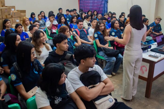 Confira como o projeto Pepi reforça o combate à violência contra a mulher em Iranduba, com foco em educação, prevenção e rede de proteção para estudantes.