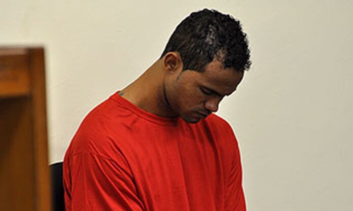 O goleiro Bruno foi detido em São Pedro da Aldeia por descumprir ordens judiciais.
