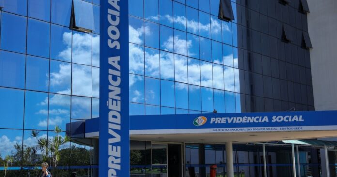 Começou o pagamento da segunda parcela do 13º do INSS para aposentados e pensionistas.