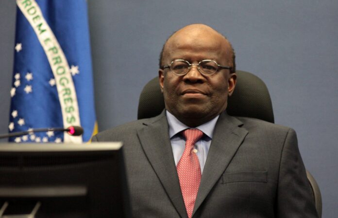 A possível candidatura de Joaquim Barbosa à Presidência reacende debate sobre corrupção e provoca racha e expulsão em partido.