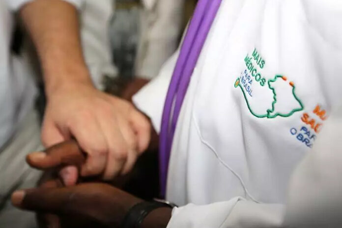 A Prefeitura de Manaus convoca 11 bolsistas do Mais Médicos para atuação na capital. Confira o prazo, a lista de documentos e o local de apresentação na Semsa.