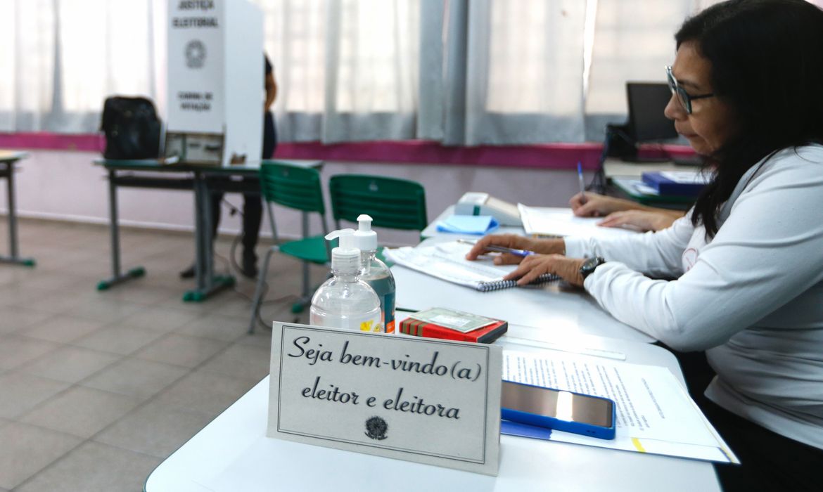 Saiba como realizar sua inscrição de mesário voluntário para as Eleições 2026.