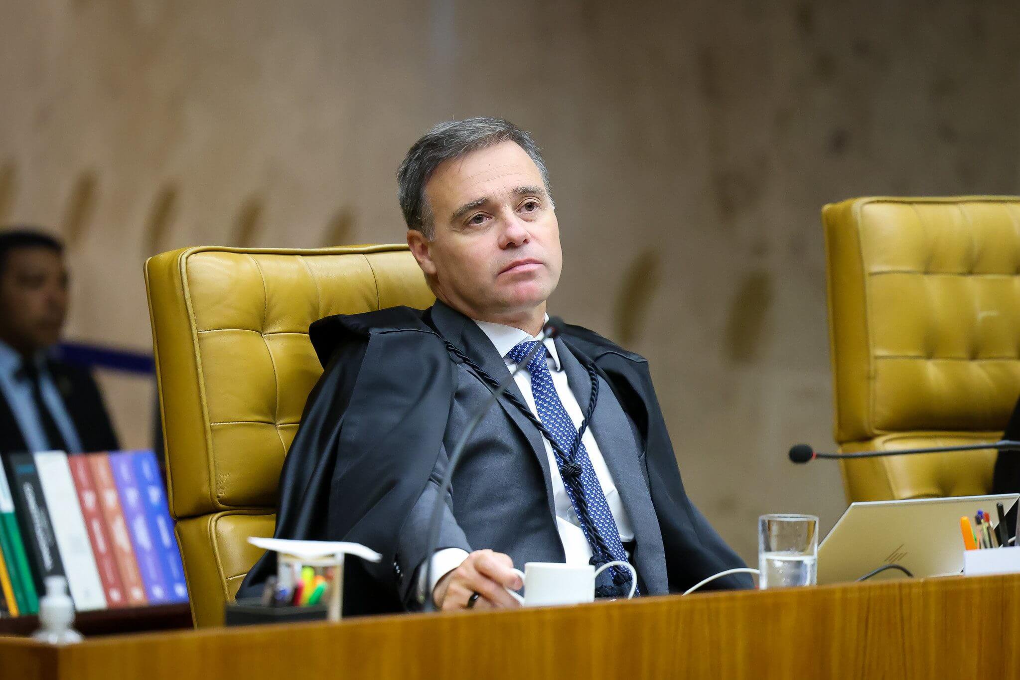 André Mendonça nega ter visto material da delação de Daniel Vorcaro e afirma que colaboração premiada no caso Banco Master precisa ser séria e efetiva.