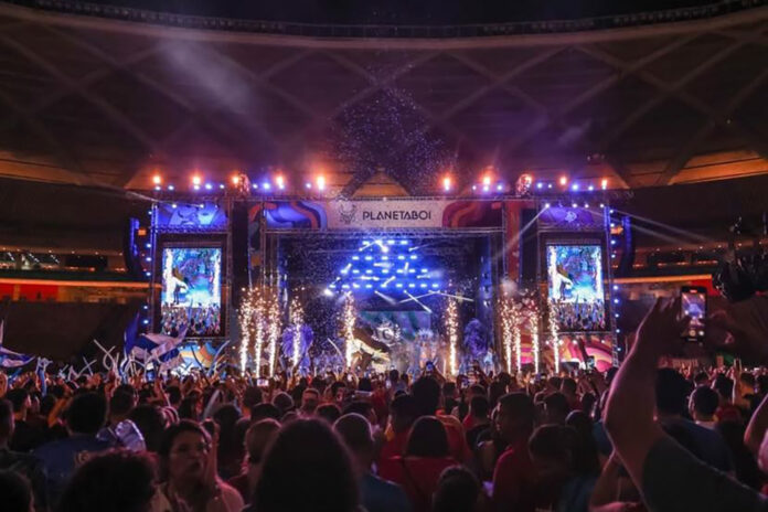 Arena Planeta Boi 2026 reúne ex-BBBs, Caprichoso e Garantido em Manaus com programação cultural até o amanhecer.
