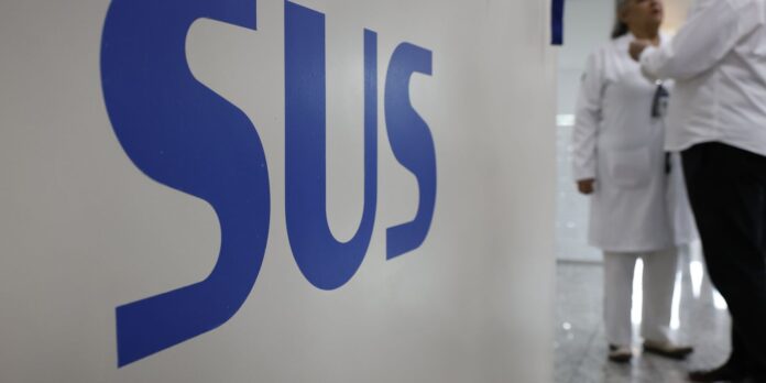 Confira os detalhes do investimento de R$ 2,2 bilhões para tratamentos contra o câncer no SUS, incluindo novos medicamentos e cirurgias robóticas avançadas.