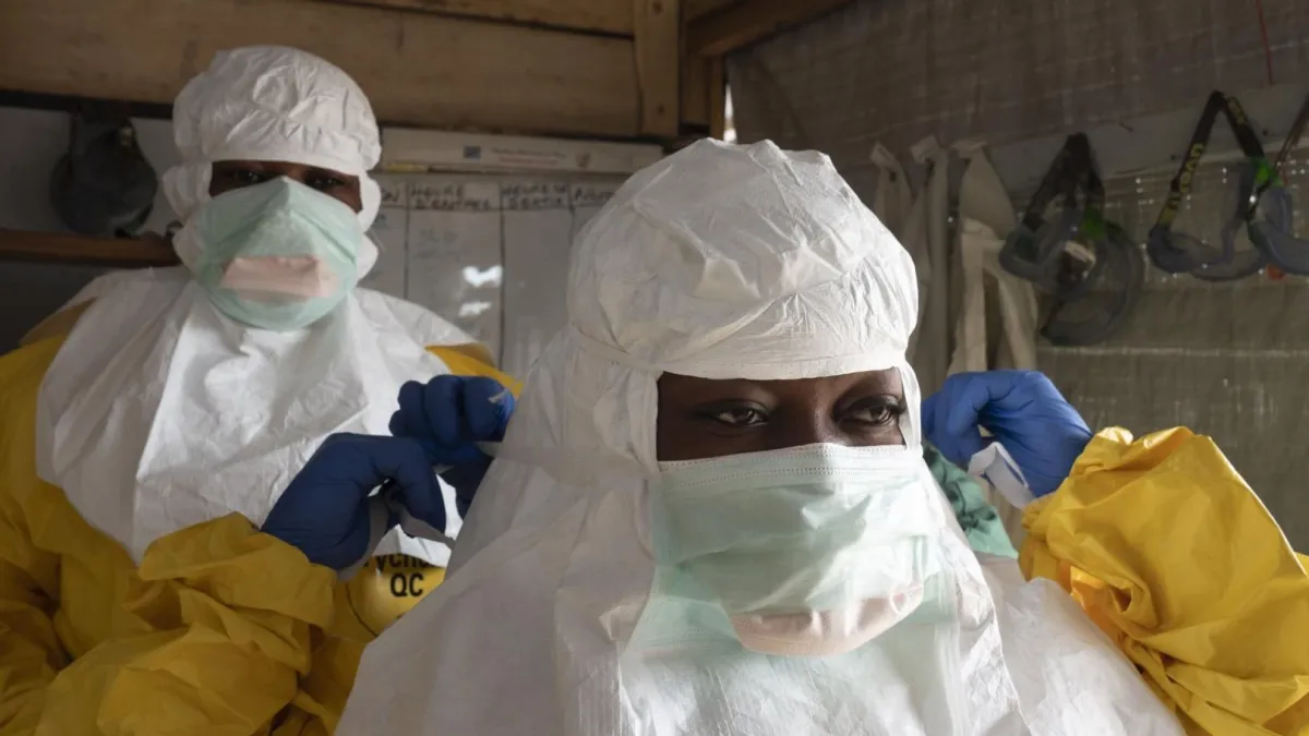 OMS decreta emergência internacional por surto de Ebola na África Central.