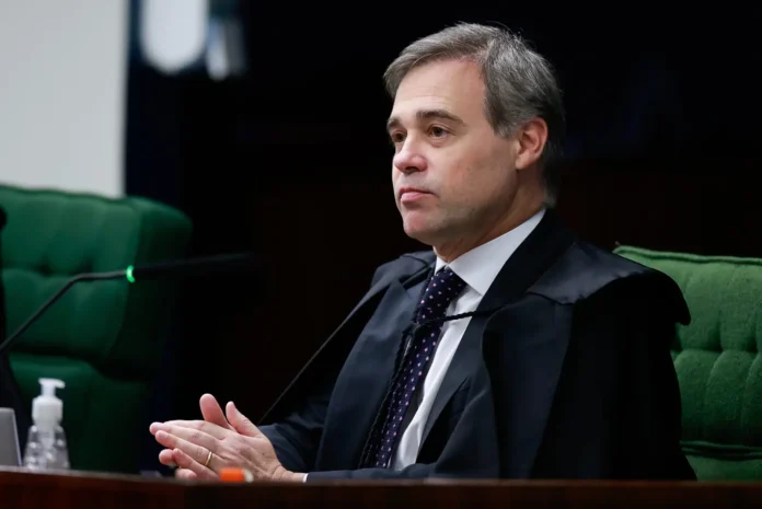 Caso Master: Mendonça autoriza acesso à nuvem de “Sicário”, mantém prisões e rejeita proposta de delação seletiva.