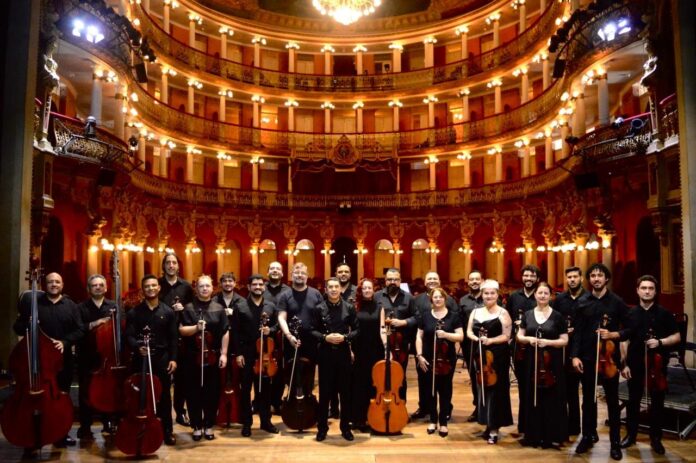 Orquestra de Câmara do Amazonas apresenta concerto Bach / Schnittke no Teatro Amazonas com obras barrocas e contemporâneas.
