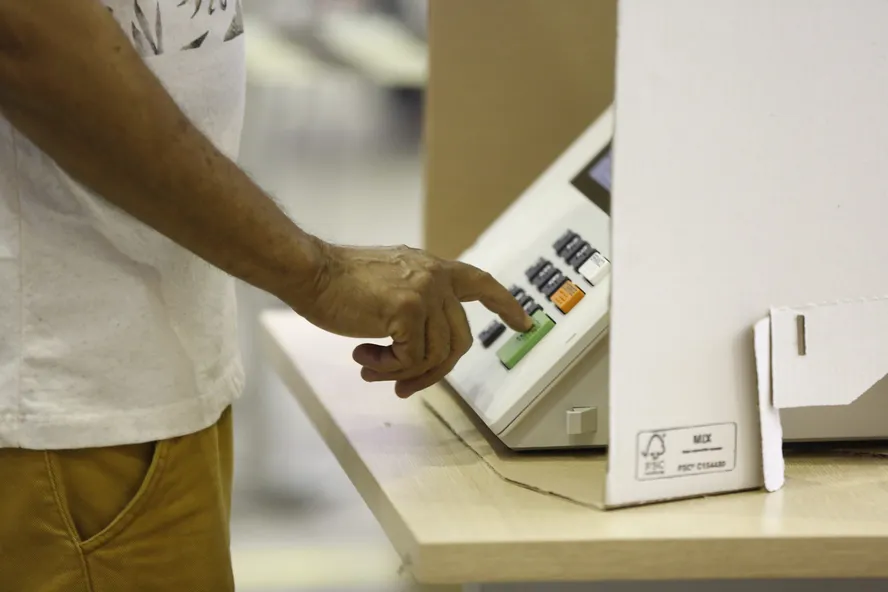 MPE Amazonas adota medidas contra o crime organizado nas eleições de 2026 e busca informações sobre possíveis vínculos de candidatos.
