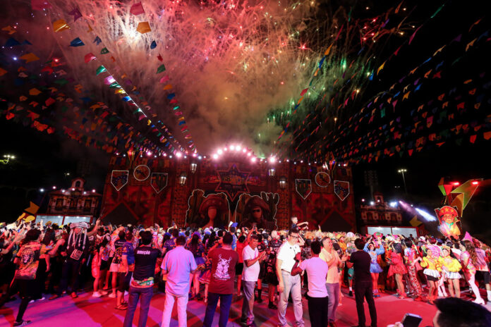 68º Festival Folclórico do Amazonas reúne apresentações gratuitas de quadrilhas, danças e bois-bumbás até 20 de junho em Manaus.