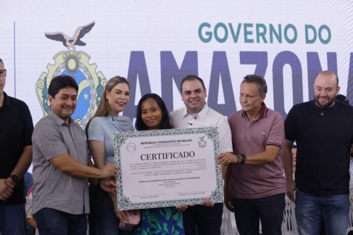 Ação do programa Governo Presente atende cerca de 4,9 mil moradores no bairro Cidade de Deus com exames médicos, documentos e suporte social em Manaus.