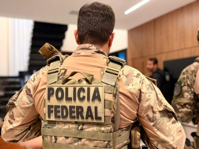 PF prende suspeito por roubo de ouro em Manaus durante nova fase da investigação. Operação cumpriu prisão preventiva e mandados de busca.