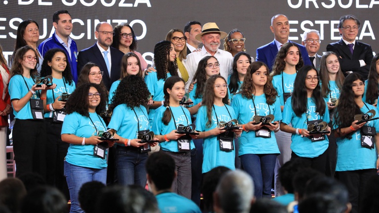 MCTI anuncia R$ 300 milhões para fortalecer a popularização da ciência e ampliar projetos científicos em todo o país.