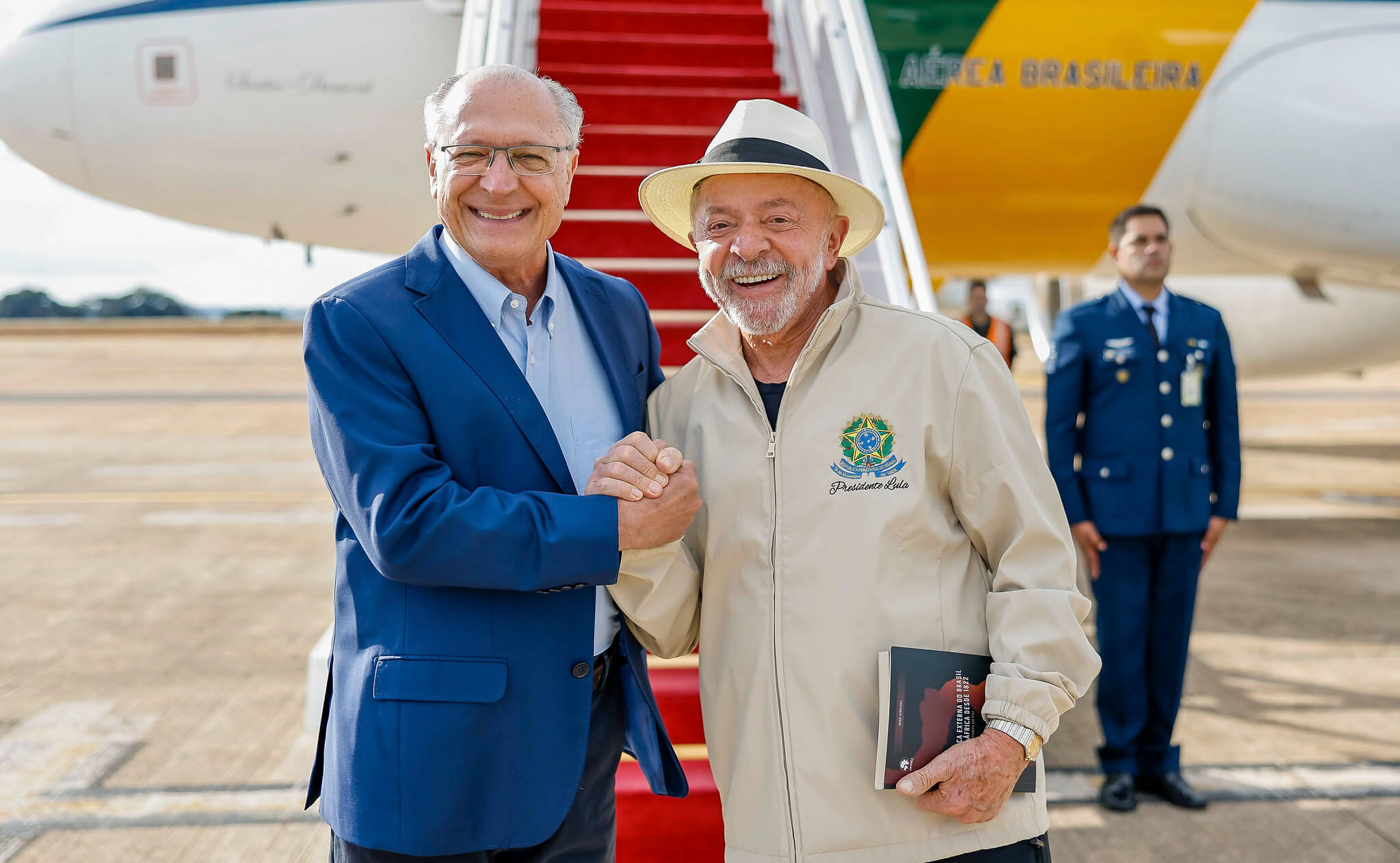 Lula no G7 terá agenda marcada por tarifa dos EUA, veto da UE à carne brasileira e reuniões com líderes internacionais.
