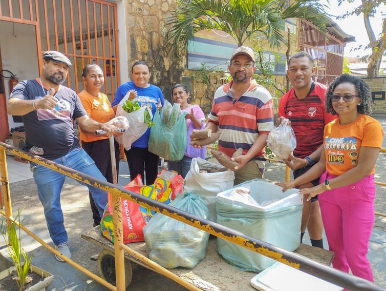 Programa de Aquisição de Alimentos aumenta em até 30% a renda de agricultores familiares, segundo estudo divulgado pelo governo.