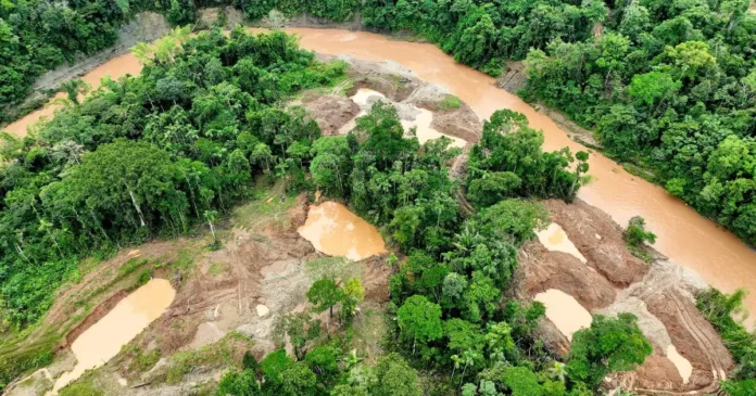 Projeto de mineração avança na Câmara após aprovação da urgência e amplia debate sobre garimpo, fiscalização e meio ambiente.
