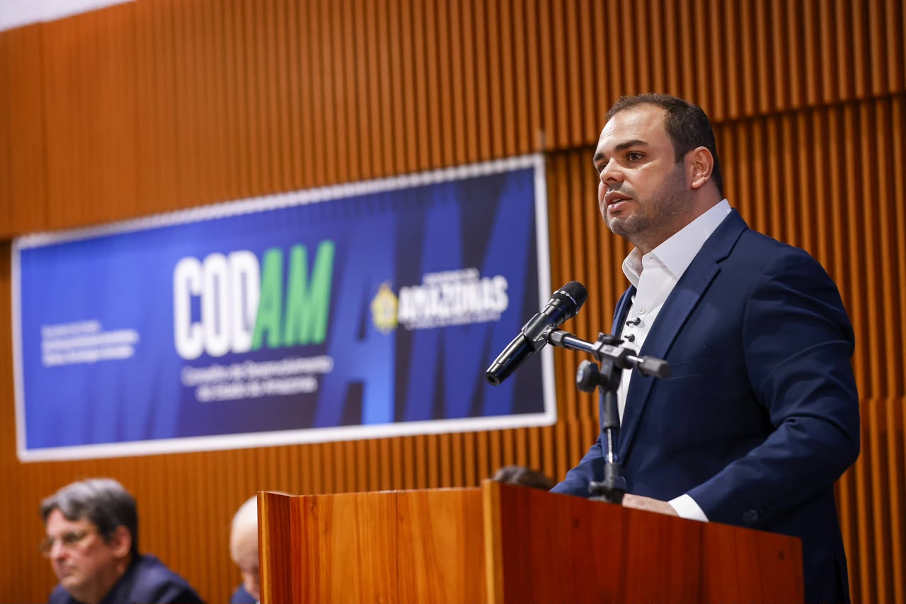 Pesquisa no AM mostra Roberto Cidade com 20% das intenções de voto e menor rejeição entre principais nomes da disputa estadual.
