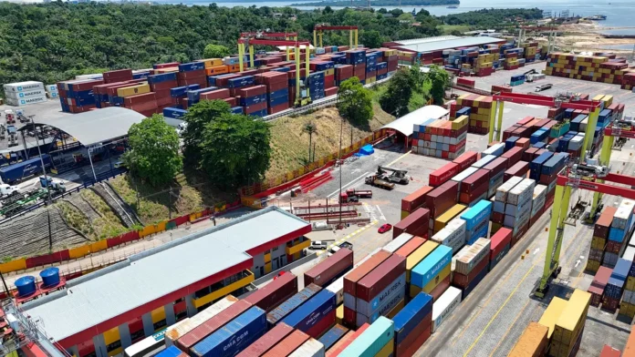 Comércio exterior do Amazonas movimentou US$ 1,79 bilhão em maio, com destaque para importações de insumos industriais.