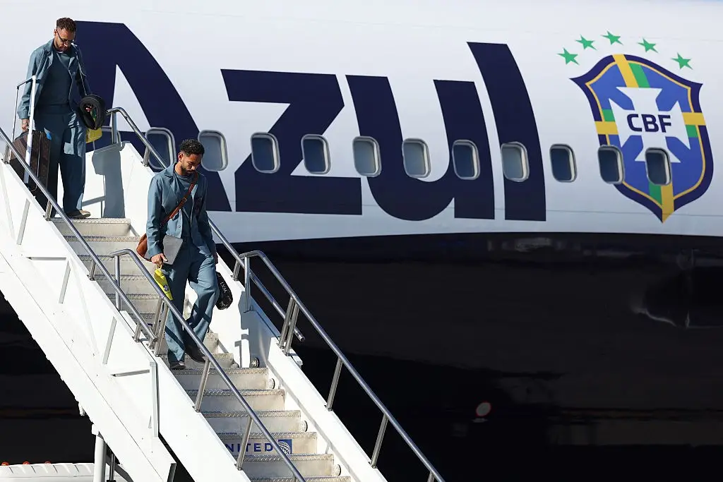 A seleção brasileira desembarcou nos Estados Unidos para iniciar os treinamentos da Copa de 2026.