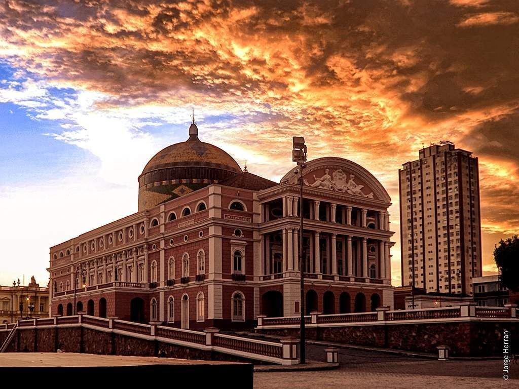 Manaus está entre as cidades mais ameaçadas por calor extremo, segundo estudo de Oxford que analisou vulnerabilidade urbana.