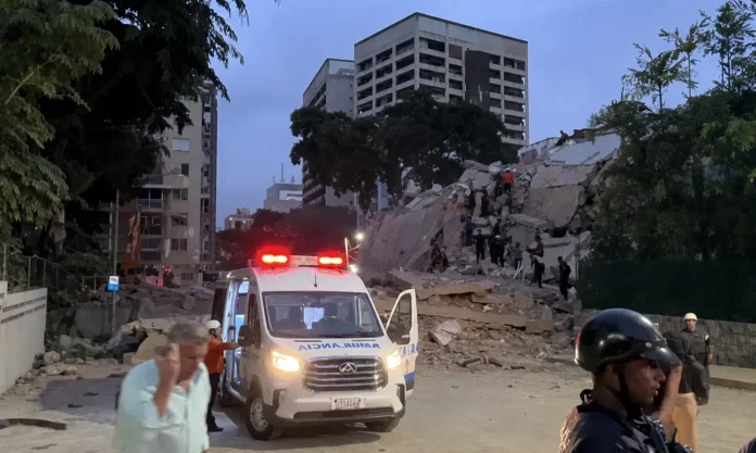 Terremotos na Venezuela deixaram 164 mortos. Mais de 500 equipes seguem em busca de sobreviventes entre os escombros.