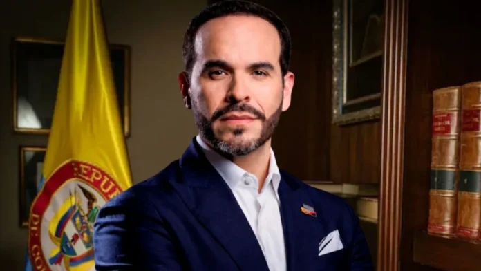 Conheça Abelardo de la Espriella, advogado de ultradireita eleito presidente da Colômbia após derrotar Iván Cepeda.