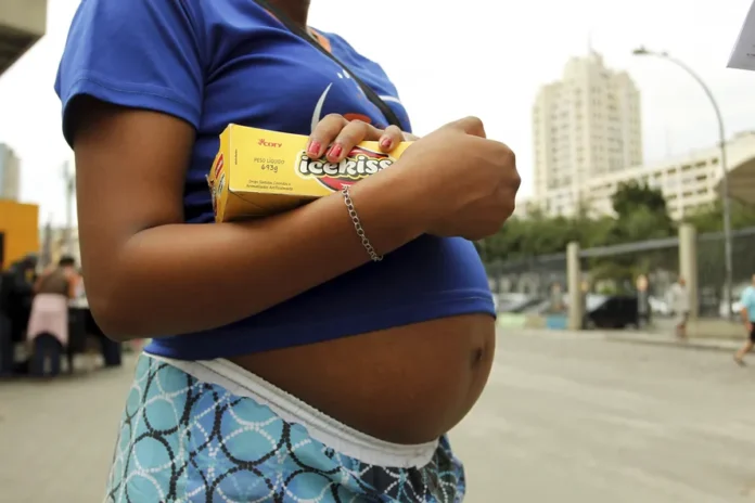 Entenda o decreto que muda o aborto legal em menores e saiba as posições de parlamentares e entidades sobre as novas regras de atendimento.