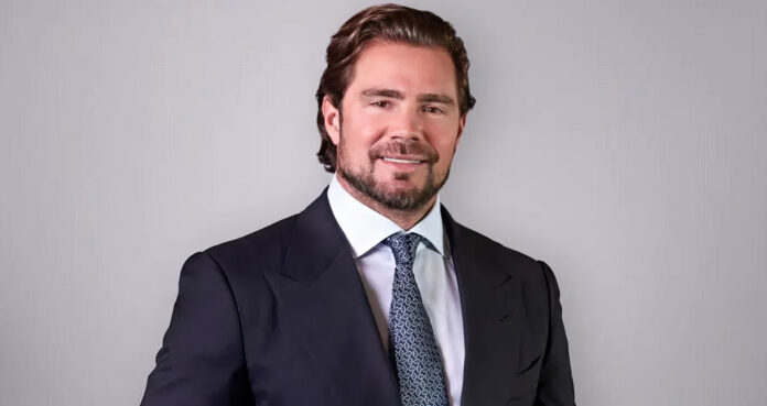 Daniel Vorcaro apresenta nova versão de delação premiada à PF e PGR. Investigadores analisam material após rejeição da proposta inicial.