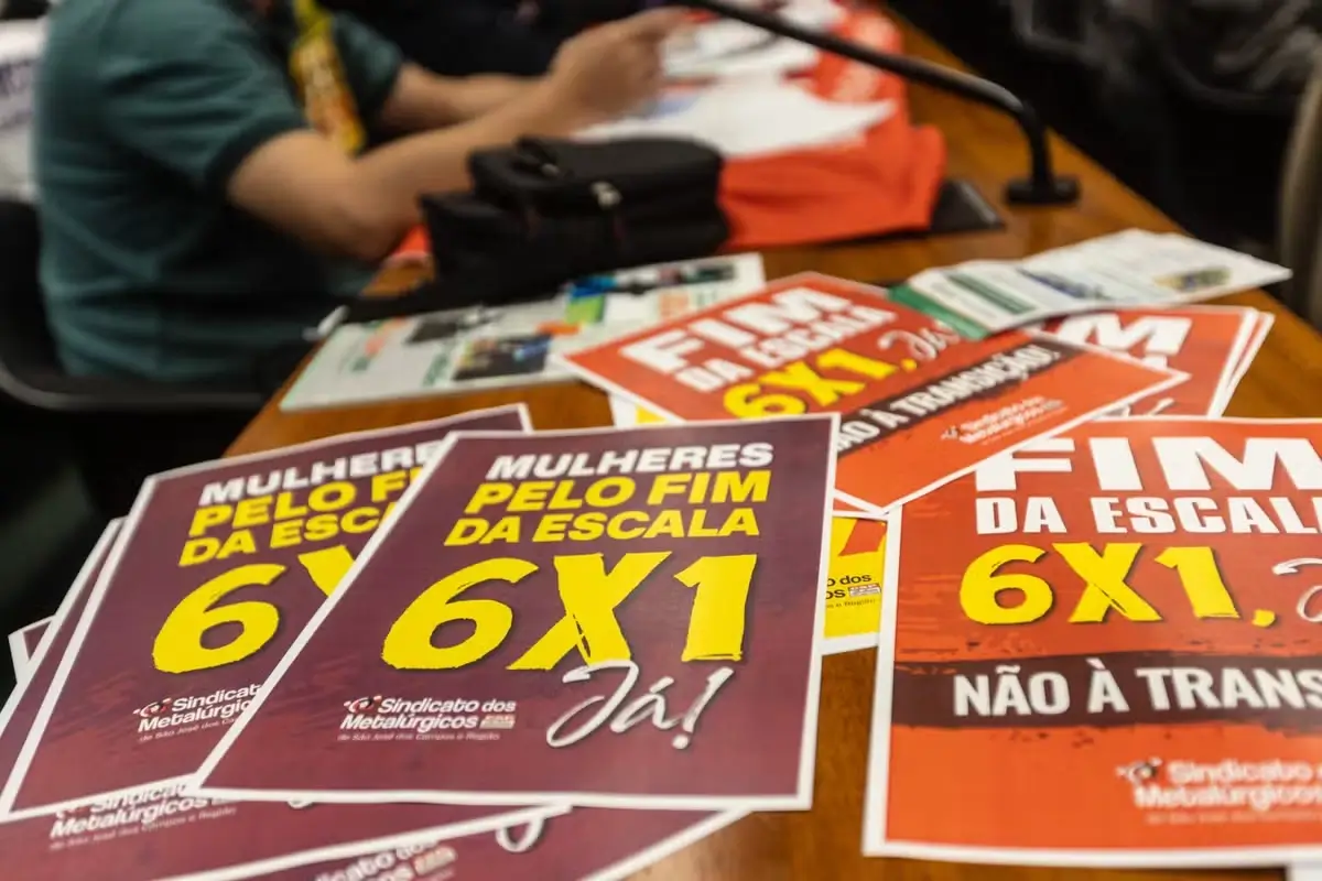 Fim da escala 6x1 pode beneficiar 37 milhões de trabalhadores com redução da jornada para 40 horas semanais.