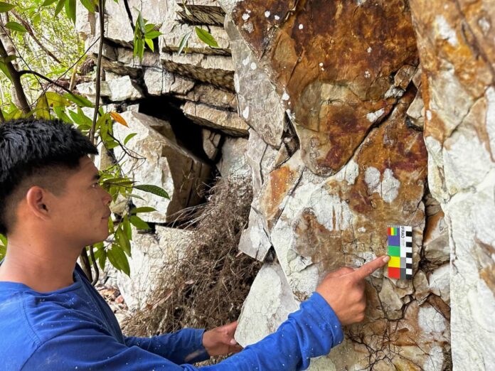Primeiras pinturas rupestres do Alto Rio Negro são registradas em pesquisa intercultural do Museu Goeldi com comunidades Baniwa e Koripako.