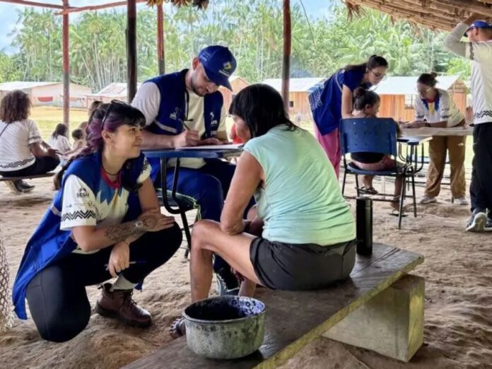 Programa do Governo Federal leva consultas e cirurgias para territórios de saúde indígena.