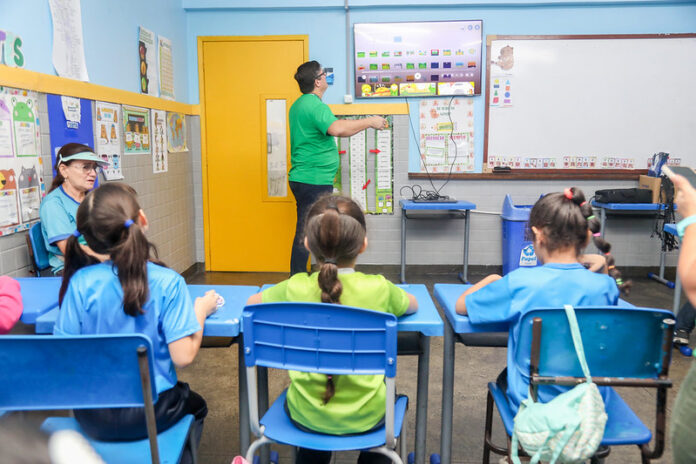 Manaus cria núcleo voltado para alunos com superdotação.
