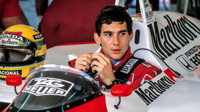 Lula sanciona lei que torna Ayrton Senna Herói da Pátria e garante inscrição do piloto no Livro dos Heróis e Heroínas da Pátria.