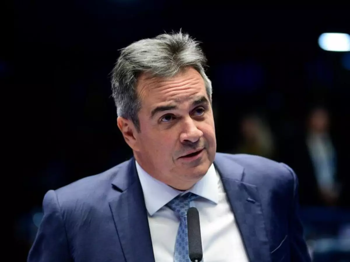 União Progressista decide pela neutralidade na eleição presidencial e permite que estados escolham apoio a Flávio Bolsonaro, Lula ou outros candidatos.