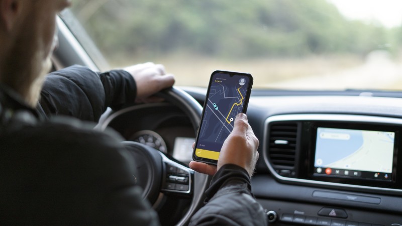 Financiamento para motoristas de app é prorrogado por 60 dias e mantém crédito de até R$ 30 bilhões para renovação da frota.