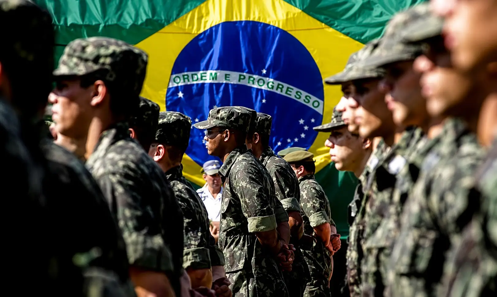 Decreto autoriza Forças Armadas nas eleições de 2026 para apoiar votação, apuração e logística em locais definidos pelo TSE.