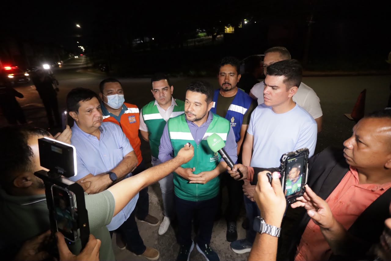 Gabinete de Crise é instalado em Manaus após vazamento de estireno no Distrito Industrial. Prefeitura reforça atendimento e faz orientações.